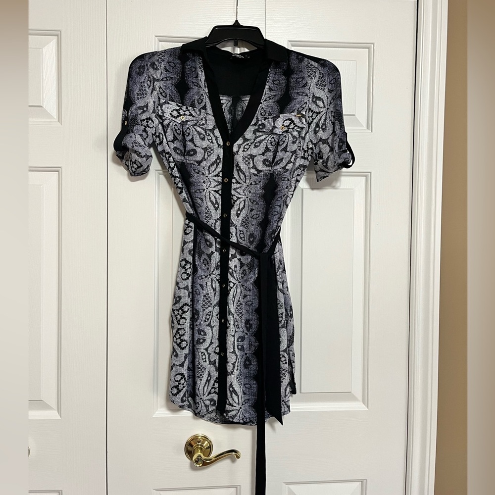 Bebe dress with waist tie